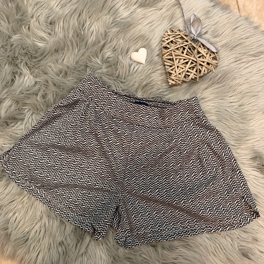 American Eagle Outfitters Chevron print shorts